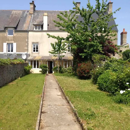 Maison Bord De Jonville