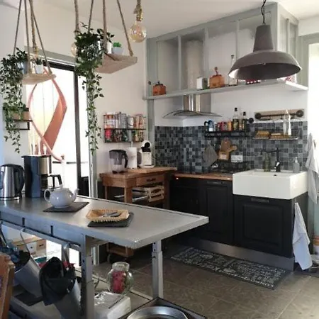 Maison Bord De Jonville