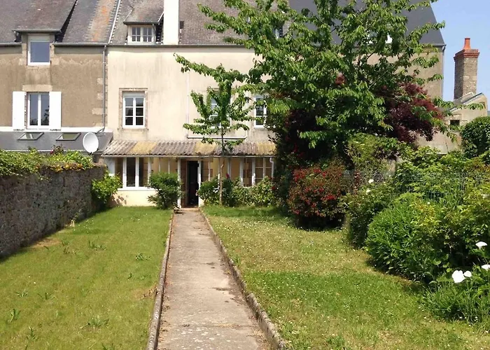 Maison Bord De Jonville