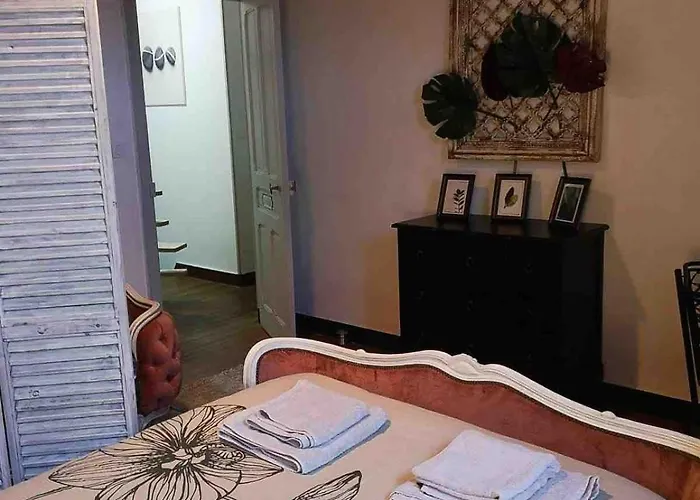 Maison Bord De Jonville