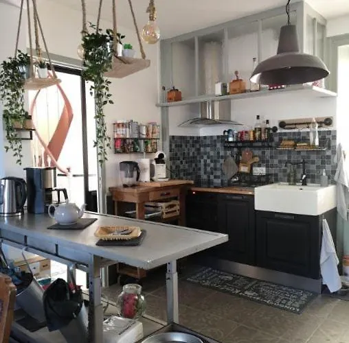 Maison Bord De Jonville